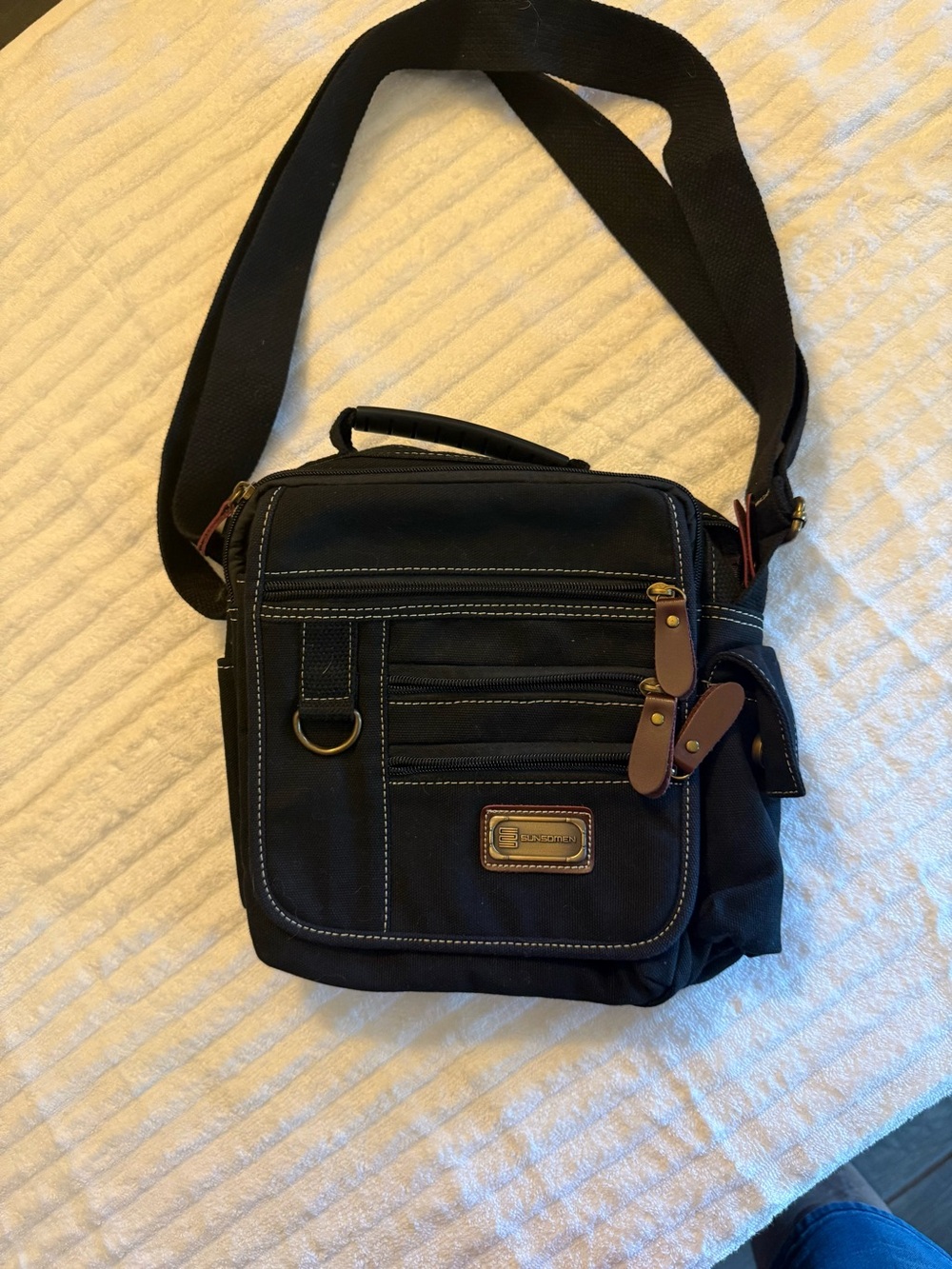Unisex Black Crossbody Shoulder Bag - Classic Casual Carry